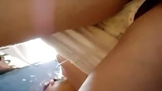 රතු පාට කණ්ණාඩිය ඉදිරිපිට