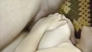 ලිංගික සැප විඳි ලොකු ඇඳ මත