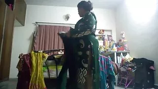 සුන්දර mulatto සමග ක්රියාකාරී, interracial gunbang