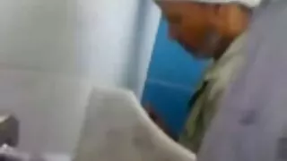 ව්යායාම් කිරීමෙන් පසු බිම පොර විසින් කෙළ